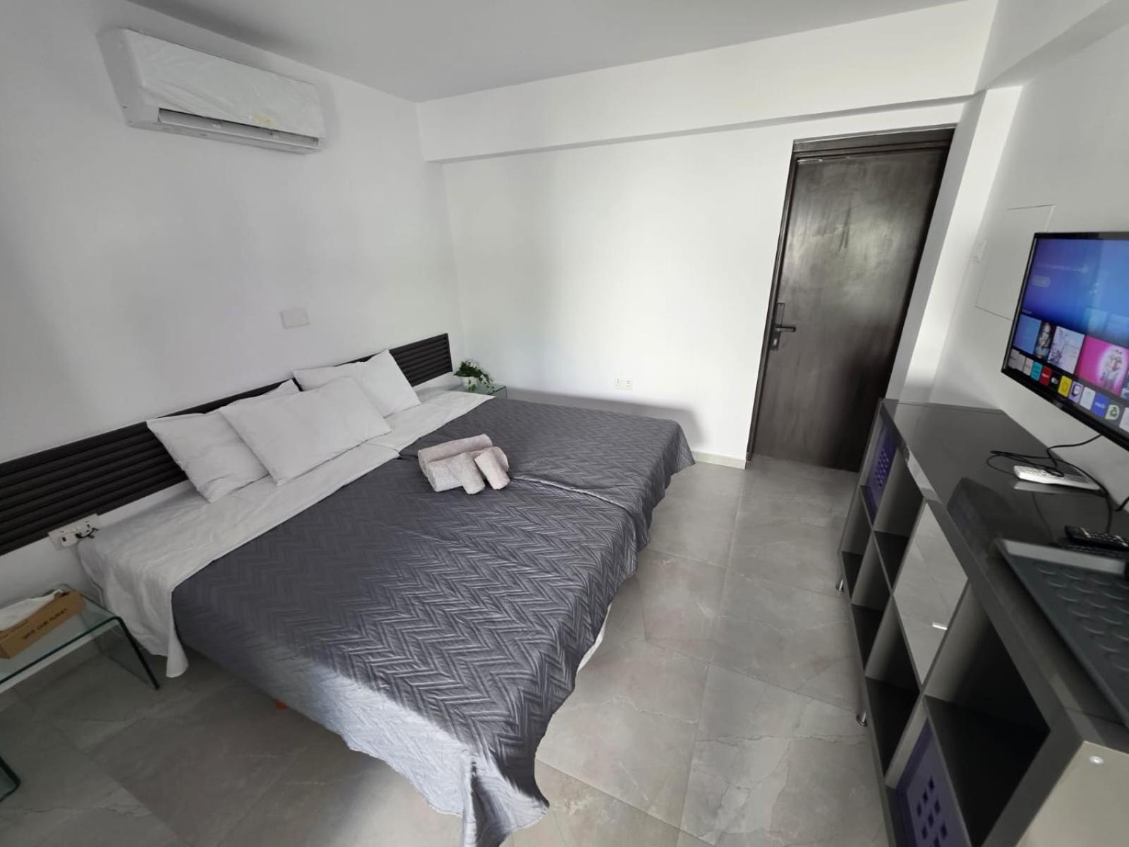 Town Centre Suites Ларнака Екстер'єр фото