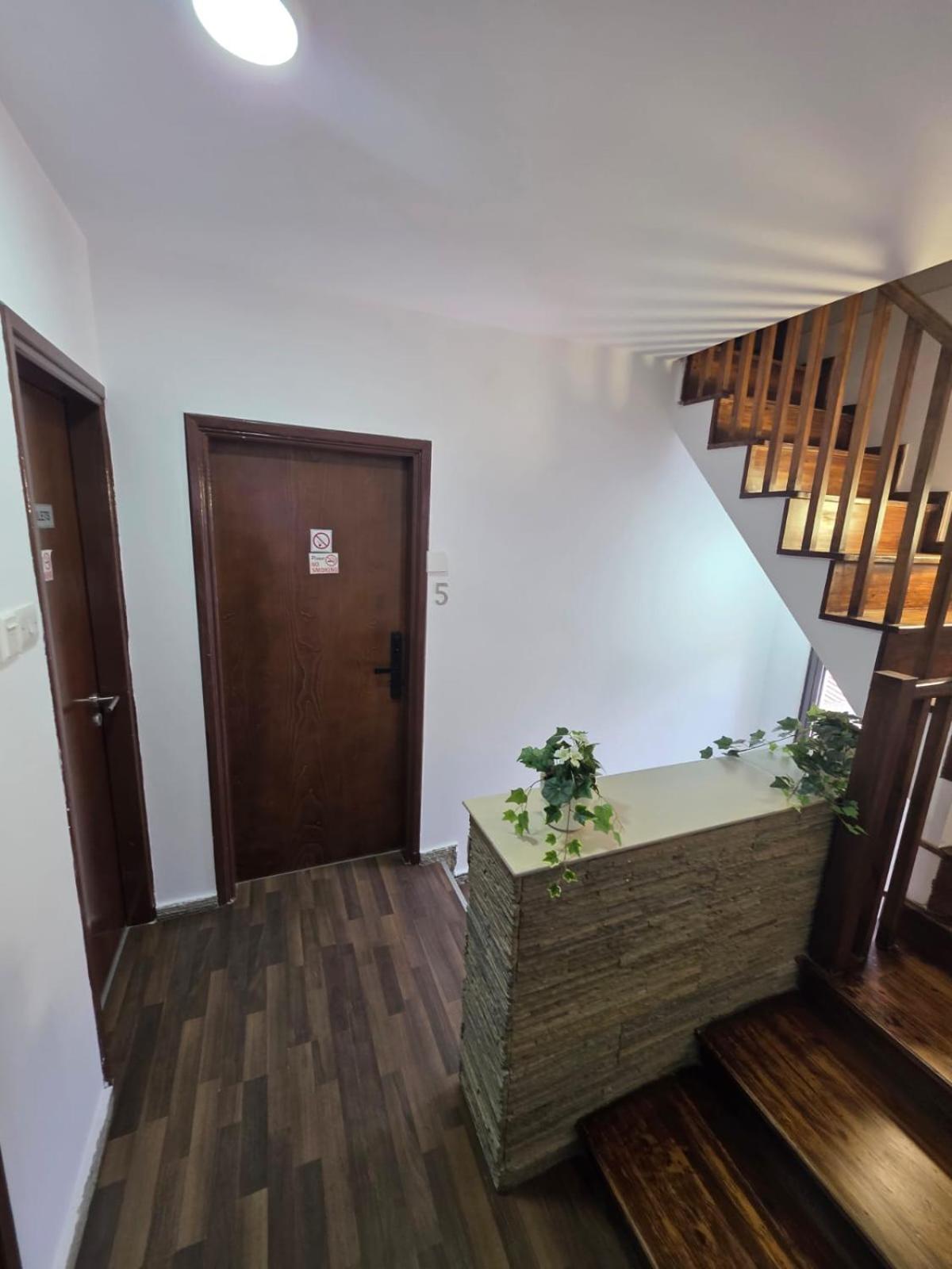 Town Centre Suites Ларнака Екстер'єр фото