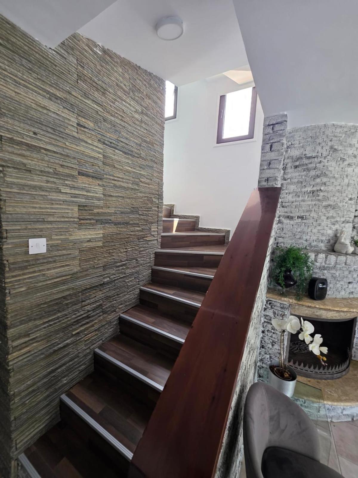 Town Centre Suites Ларнака Екстер'єр фото